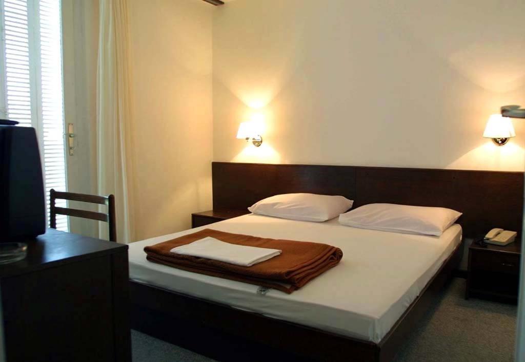 Hotel Adriatic 오미살즈 외부 사진