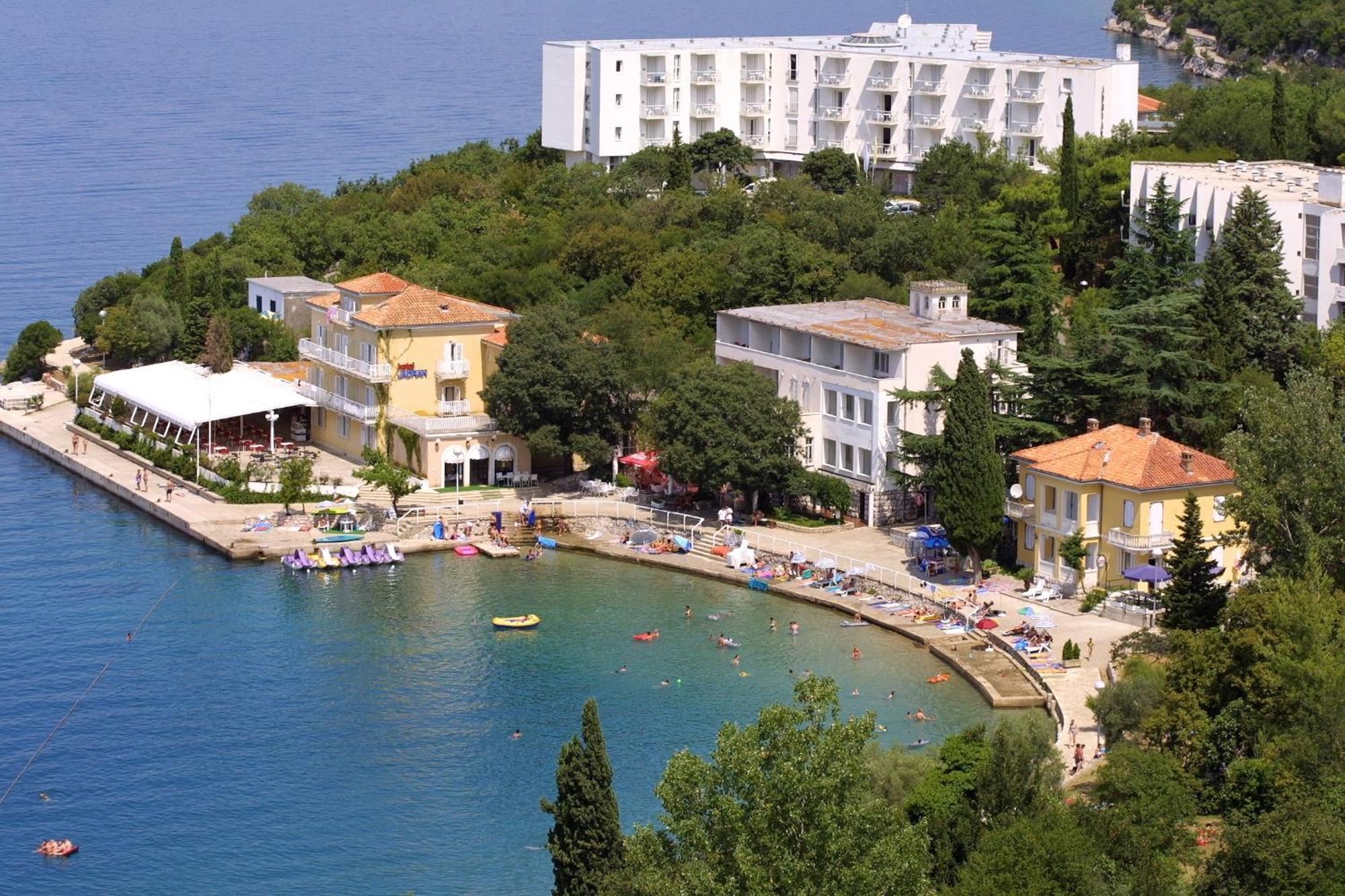 Hotel Adriatic 오미살즈 외부 사진