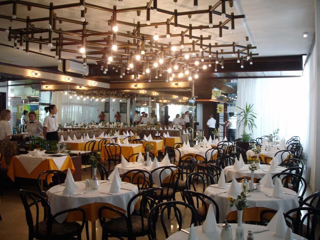 Hotel Adriatic 오미살즈 객실 사진